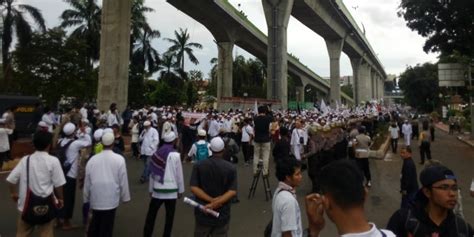 Polri Usut Dugaan Penghinaan Bendera Merah Putih Saat Demo Fpi