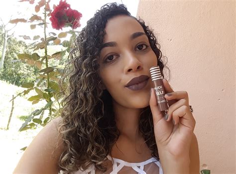 BATOM LÍQUIDO NUDE CADA UM TEM O SEU Charme seCharme se