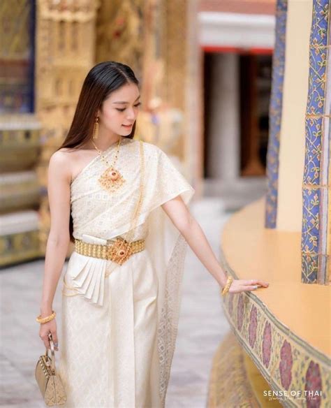 Thai Traditional Clothing Chut Thai ชุดไทย Thai Outfit เสื้อผ้าแฟชั่น