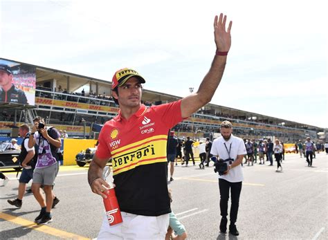 Carlos Sainz Jr Tak Masalah Scuderia Ferrari Bongkar Pasang Personel
