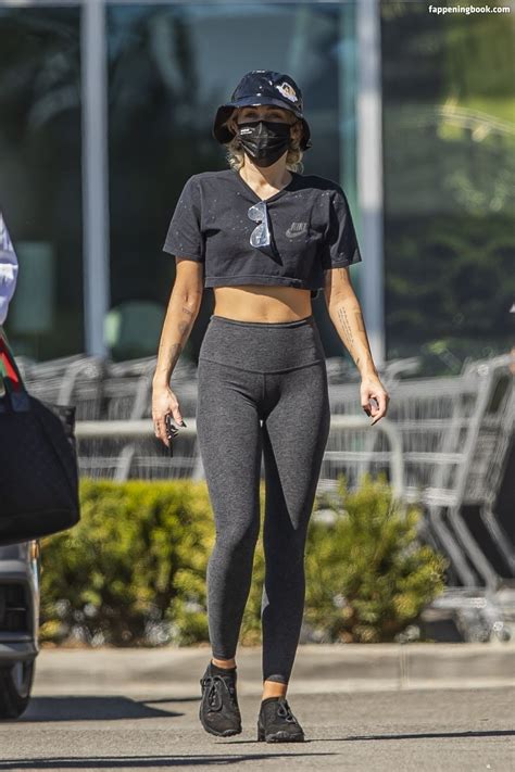 Miley Cyrus Mileycyrus Nude Onlyfans Leaks Fappening Page Fappeningbook