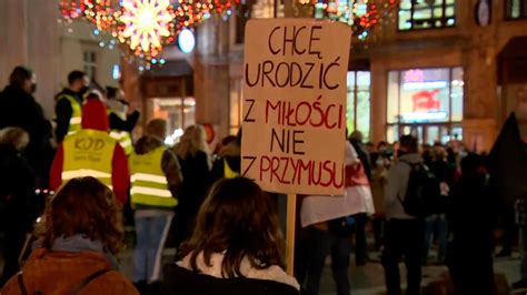 TK opublikował uzasadnienie wyroku ws aborcji protesty na ulicach