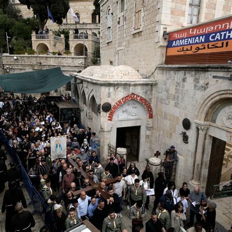 La Atrevida Imagen De Irina Baeva La Actriz Se Luci En Bikini Durante Su Cuarentena Infobae