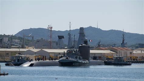 Le sous marin nucléaire dattaque Duguay Trouin a rejoint Toulon Var