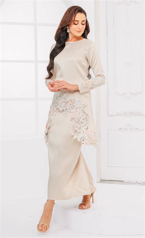 Lara Kurung Pahang In Nude Ainahariz Kuala Lumpur