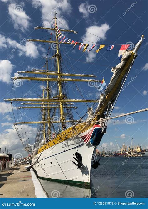 Il Brigantino a Palo Alberato Tre Mircea Fotografia Editoriale