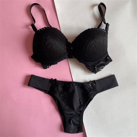 Conjunto Lara Lingerie de Microfibra e Renda Sutiã de Bojo Calcinha Fio Dental Doce Lingerie