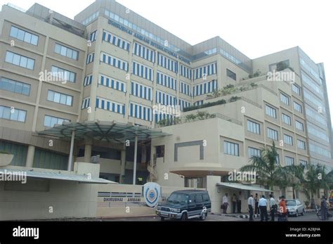 dhirubhai ambani international school reviews fees
