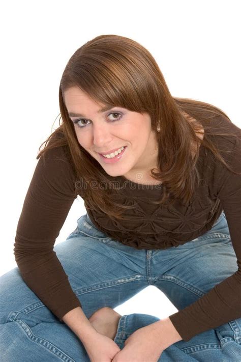 H Bscher Brunette Der Mit Berkreuzten Beinen Sitzt Stockbild Bild Von Person Leute