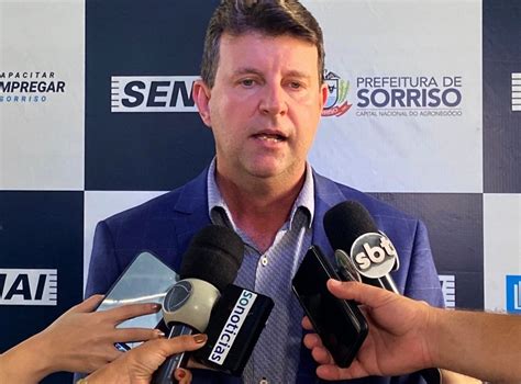 Prefeito assina ordem de serviço para construir escola que atenderá