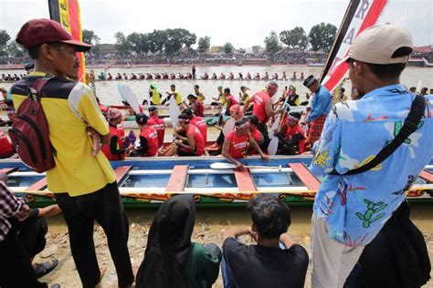 Media Center Festival Pacu Jalur Masuk TOP 10 Kharisma Event Nusantara 2024