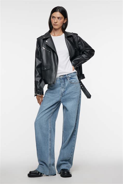 Куртка-косуха свободная из искусственной кожи с ремнем и заклепками ...