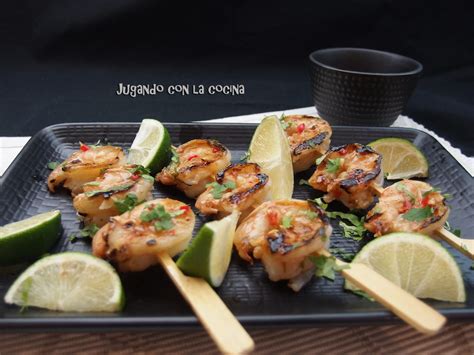 Jugando Con La Cocina Brocheta De Langostinos A La Parrilla Con Salsa