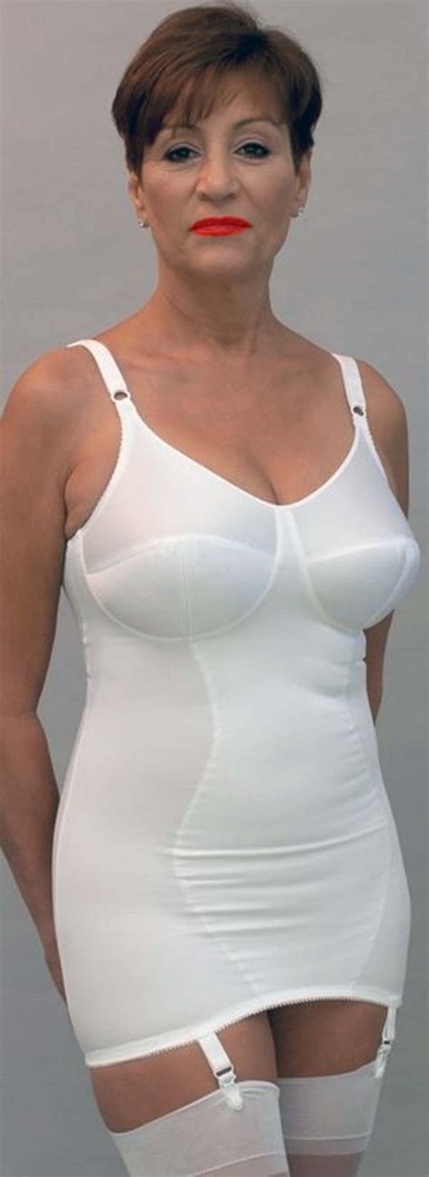 Love The Lipstick Vintage Girdle Vintage Underwear Vintage Lingerie Classic Lingerie Old