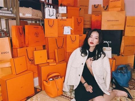 Kh I T B T T M Giam Hot Girl Chuy N L A O B N H Ng Hi U Chi M O T Ti N T C C