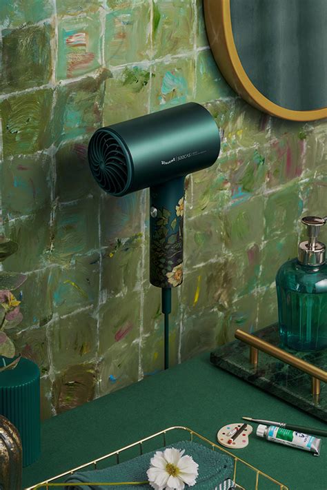 SOOCAS H5 Van Gogh series hair dryer :: Behance