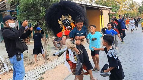 Barongan Ngamuk Tangkap Bocil Pengejek Arak Arakan Barongan Blora