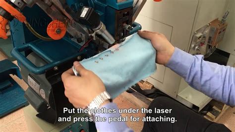 Automatic Prong Snap Button Attaching Machine With Finger Protection