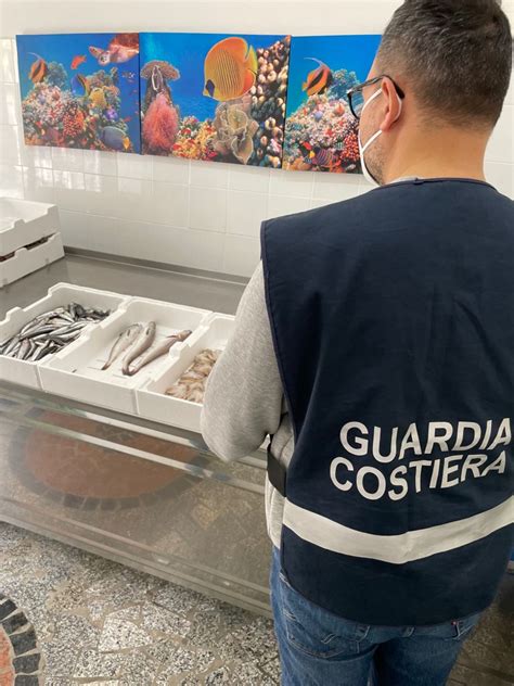 Portici Sequestrati Kg Tra Pesci Molluschi E Crostacei Ad Una