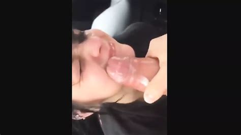 Hardcore Adorabile Ragazza Fatta In Casa Che Succhia Il Cazzo Del Fidanzato Nel Tappetino Della