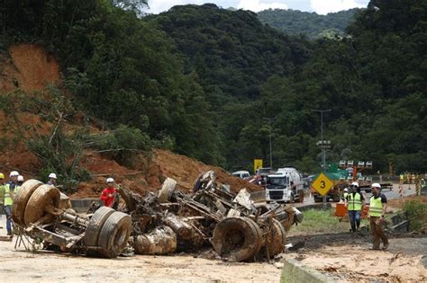 Buscas por vítimas no deslizamento da BR 376 continuam Jornal Paraná