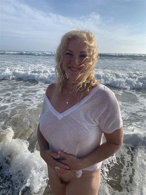 Naked Beach Blonde Cougar Porn Pictures XXX Photos Sex Images