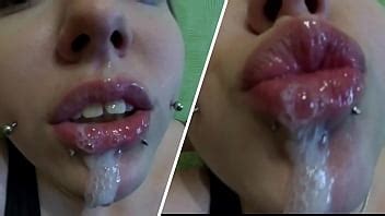 Mamada de año nuevo a Papá Noel de la doncella de nieve con semen en la boca XVIDEOS