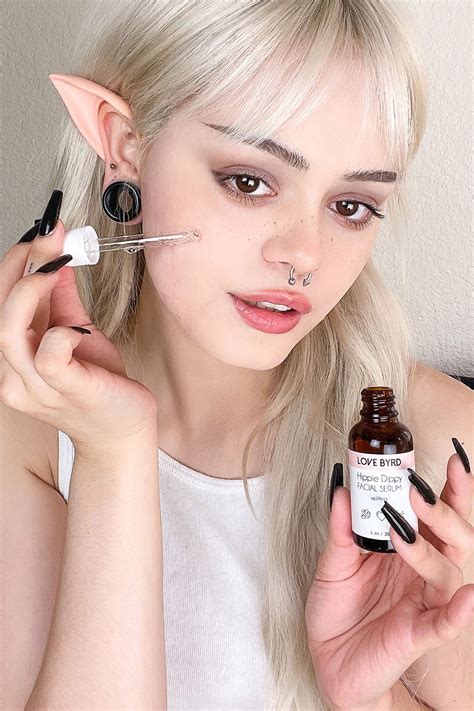Hippie Dippy Uplifting Face Serum Goodbye Bread
