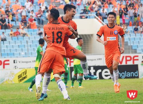 11 cầu thủ vây trọng tài, SHB Đà Nẵng vẫn hạ XSKT Cần Thơ