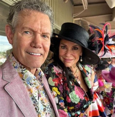 A Look on Life of Country Singer, Randy Travis! Find Out Details on