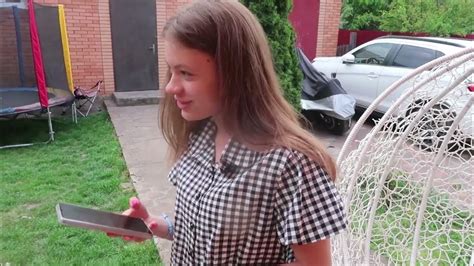 VLOG Сделали МАНИКЮР 💅🏻 Зовет Алису с собой на гульки - YouTube