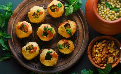 pay rs  nagpur vendor offers unlimited pani puri  life
