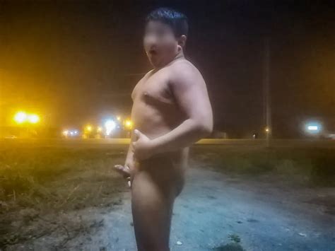 Desnudito Y Excitado Exhibiciendome En Las Calles Nocturnas Nude Pics Xhamster