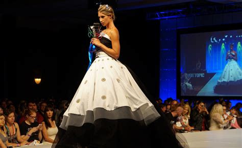 July Comic Con Goes Geek Couture With Hot Topic Her Universe And Nerdist The