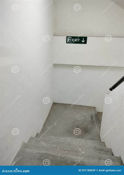 Exit Sign Emergency Staircase 2 Stock Image Image Of Sign Exit
