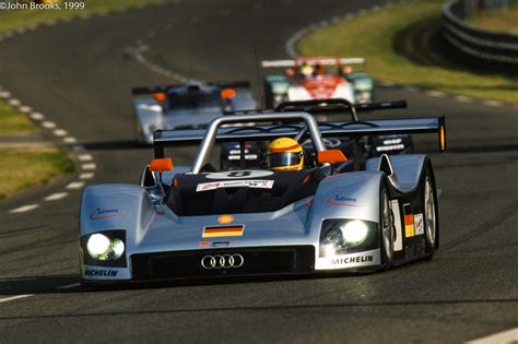 Audi R8R #8 - Ixo - W-143