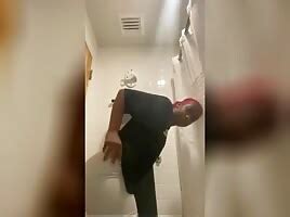 Shaking My Big Black Ass ShesFreaky