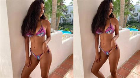 Hot Sexy Fatima Sana Shaikh Bikini Pics