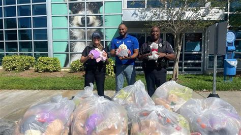 Vero Beach Police Department participates in "Toys for Pups" program