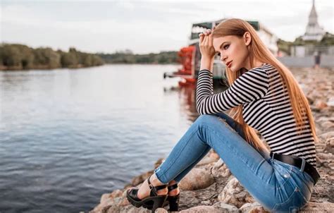 Обои river long hair blue eyes jeans face blonde high heels Riverside на телефон и