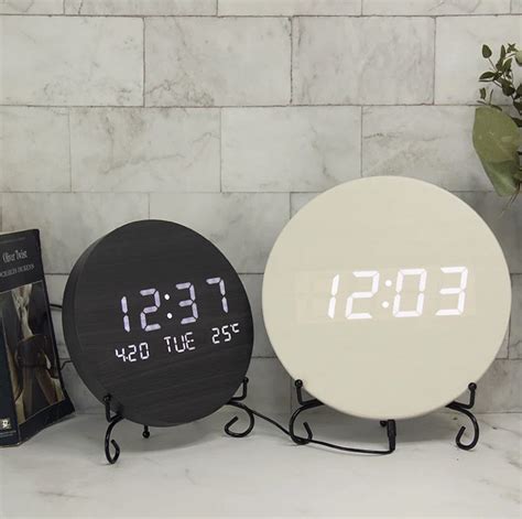 Geet London :: Black digital wall clock