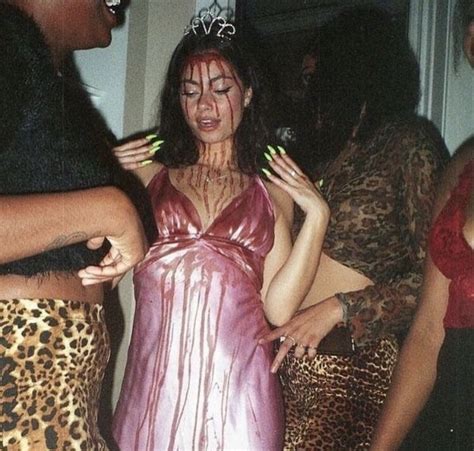 Pin By Famke De On Fotos Hot Halloween Outfits Trendy Halloween Halloween Outfits