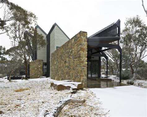 Slanted Walls House Boasts Many Unique Features