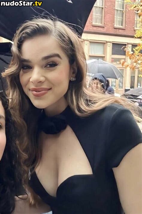 Hailee Steinfeld Haileesteinfeld Https Nude Onlyfans Photo