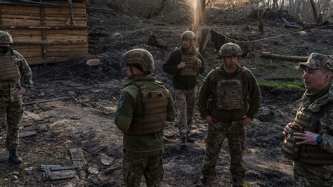 Alarm in Ukraine as Russian Forces Mass at Border - The New York Times