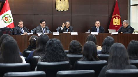 Estudiantes De Derecho De La Universidad Nacional De Barranca