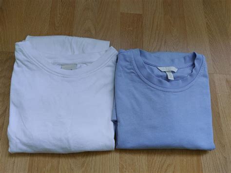 st t shirts Vit från Boob och ljusblå från H Köp på Tradera