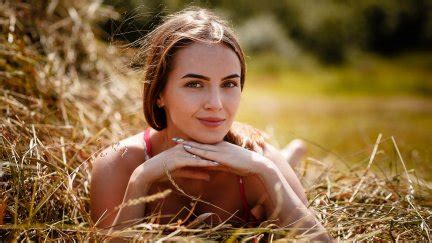 Women Model Brunette Looking At Viewer Lying On Front Resting Head Smiling Aleksei Gilev