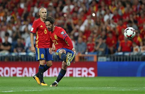 Brilliant Isco leads Spain show of dominance over Italy - The Himalayan ...