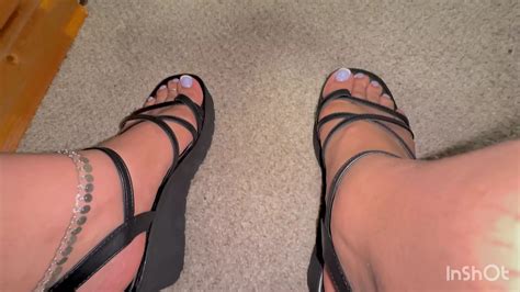 Vestindo novas sandálias e cavalgando bbc dildo xHamster